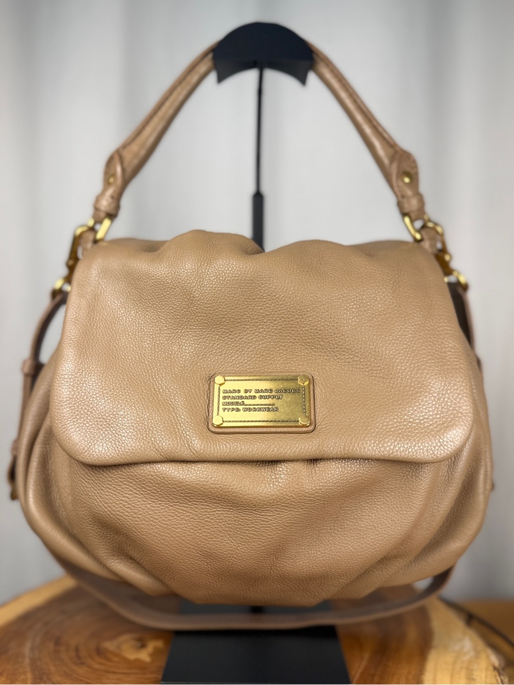 Marc Jacobs Classic Q Lil Ukita Dirty Martini Taupe Leather Crossbody - Like New